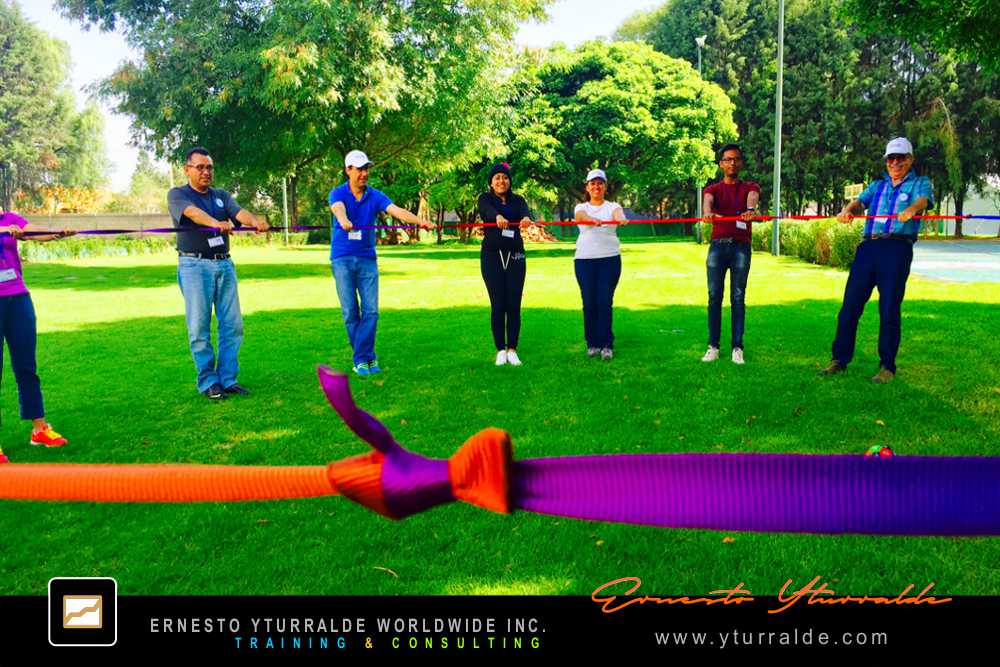 Quito Team Building Ecuador | Taller de Trabajo en Equipo para Empresas
