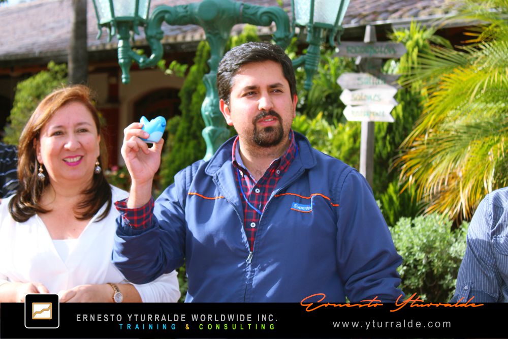 Team Building Quito Ecuador | Dinámica de Cuerdas Bajas para equipos corporativos