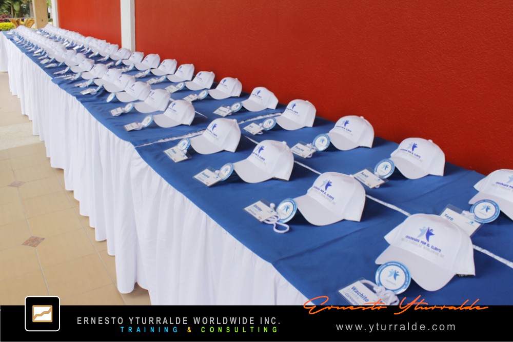 Taller outdoor Quito Ecuador | Actividad de Cuerdas Bajas para el fortalecimiento de equipos