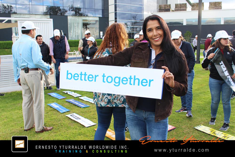 Taller de Cuerdas Bajas en Quito | Experiencia de Aprendizaje Experiencial para fortalecer equipos